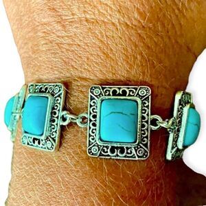 Western Turquoise Silver Link Toggle Bracelet NWT